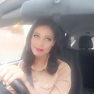 Meet your Posher, Nia